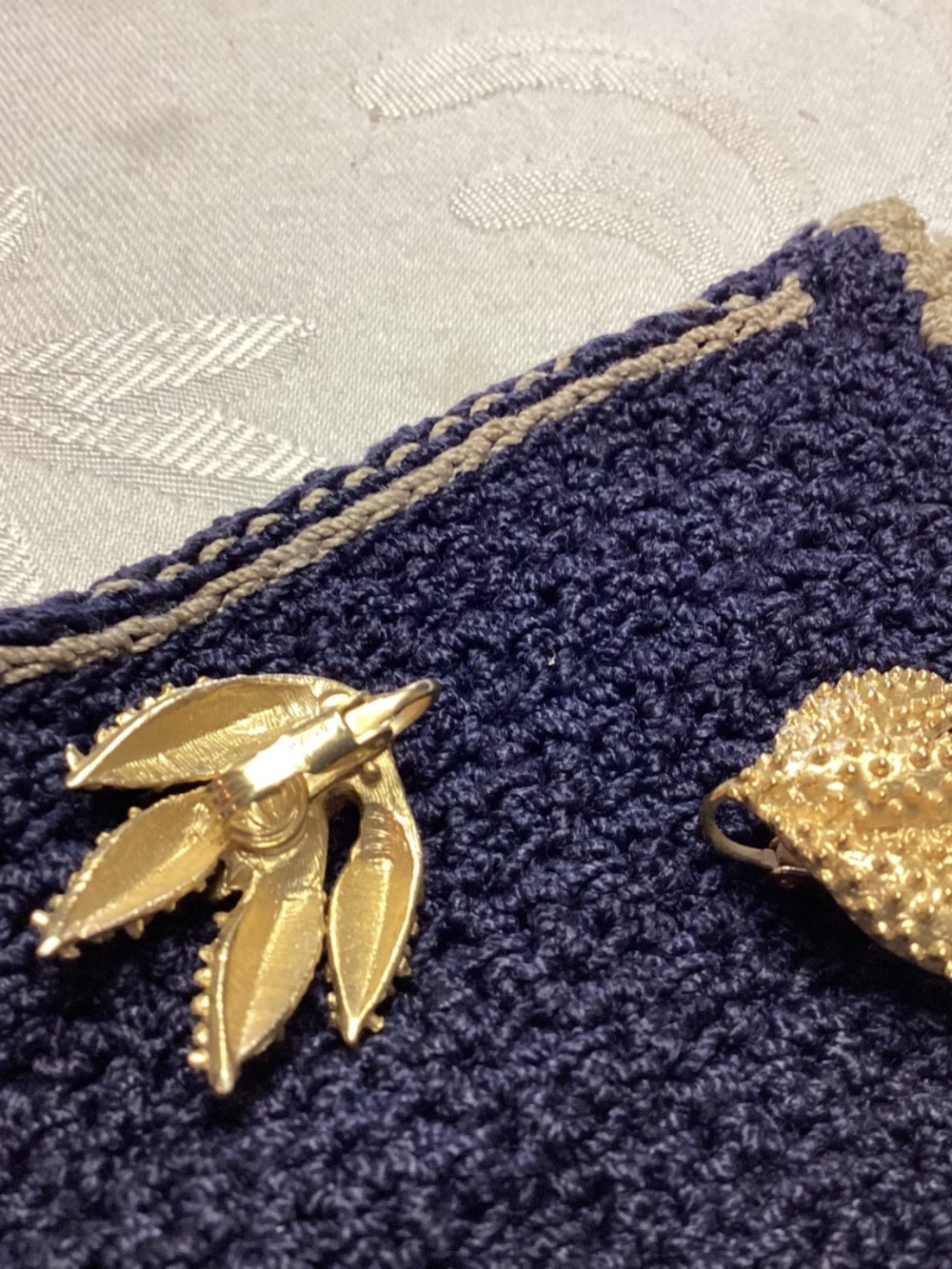 Sarah Coventry fabulous set earrings n brooch leafs GOLD TONE. MOMS COLLECTION - Picture 5 of 7